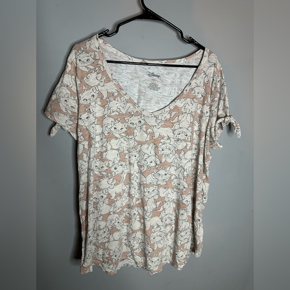 Torrid Disney Marie Cat Patterned Tee in Cream and Tan